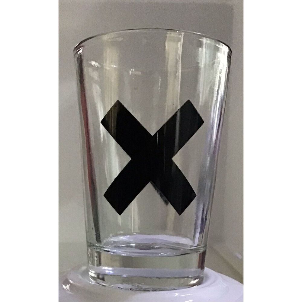 Tic Tac Toe -Party Drinking Game - 9 Shot Glasses Full Size - Picture 2 of 3